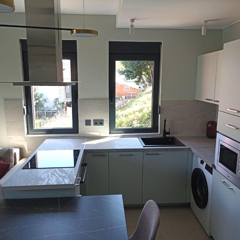 Vibrant BayView Apartment Kotor - One-Bedroom Apartment - 13
