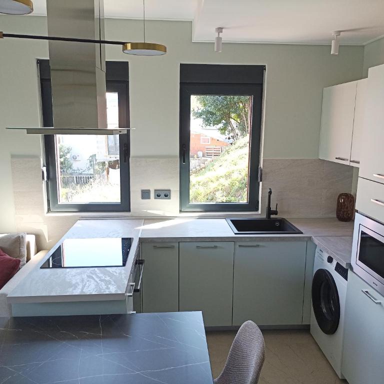 Vibrant BayView Apartment Kotor - One-Bedroom Apartment - 9