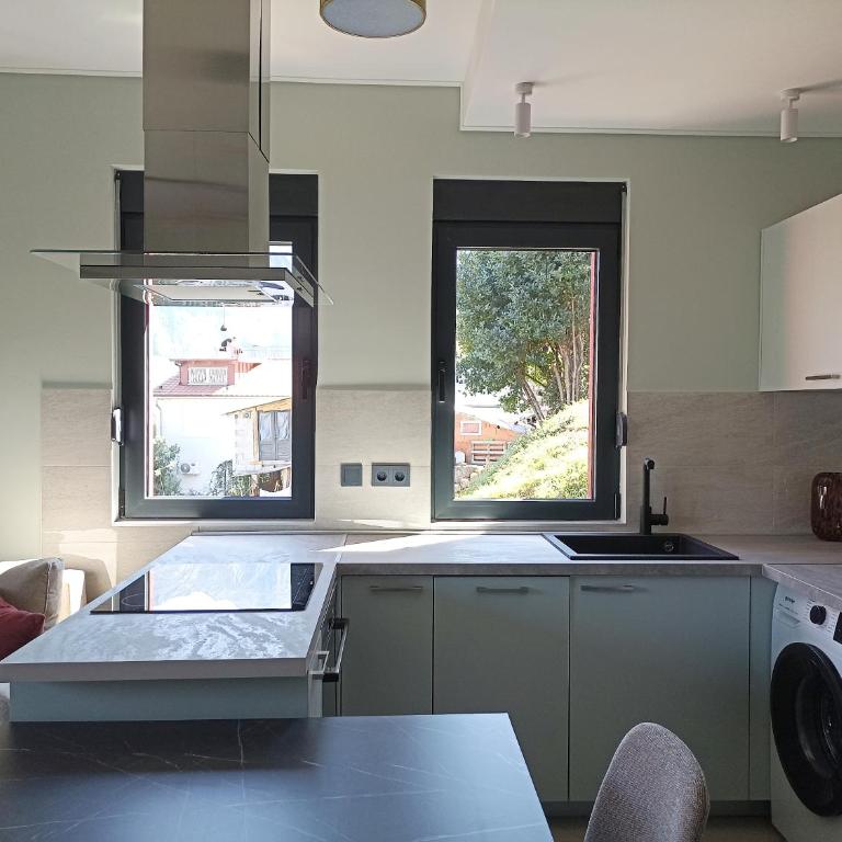Vibrant BayView Apartment Kotor - One-Bedroom Apartment - 5