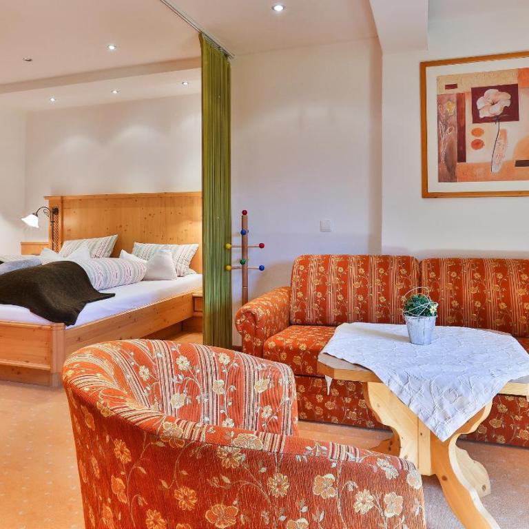 Tourist Hotel Boehm - Superior Doppelzimmer - 4