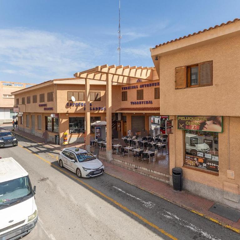 Beautiful Apartment In Torrevieja - Apartamento de 3 dormitorios - 6