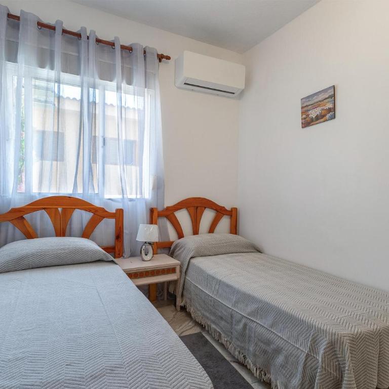 Beautiful Apartment In Torrevieja - Apartamento de 3 dormitorios - 11