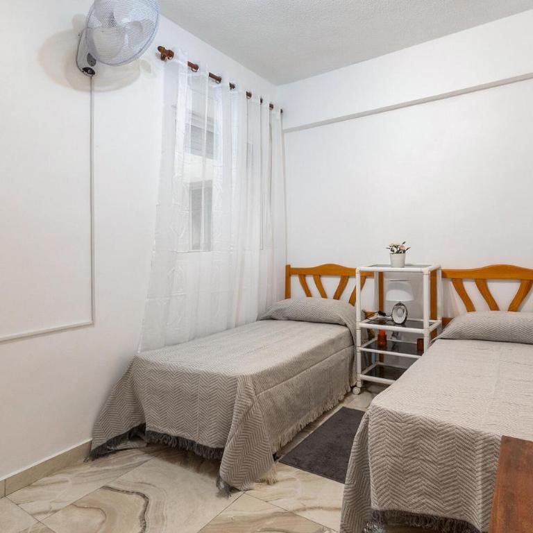 Beautiful Apartment In Torrevieja - Apartamento de 3 dormitorios - 12