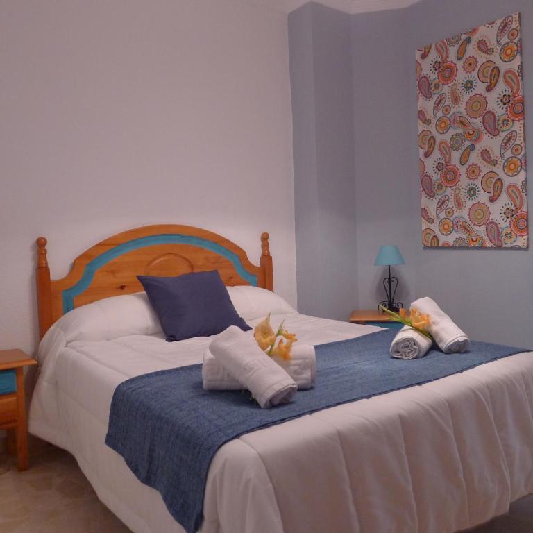 Hostel Conil - Habitaciones con baño privado en el centro de Conil - Habitación Familiar con baño privado - 1