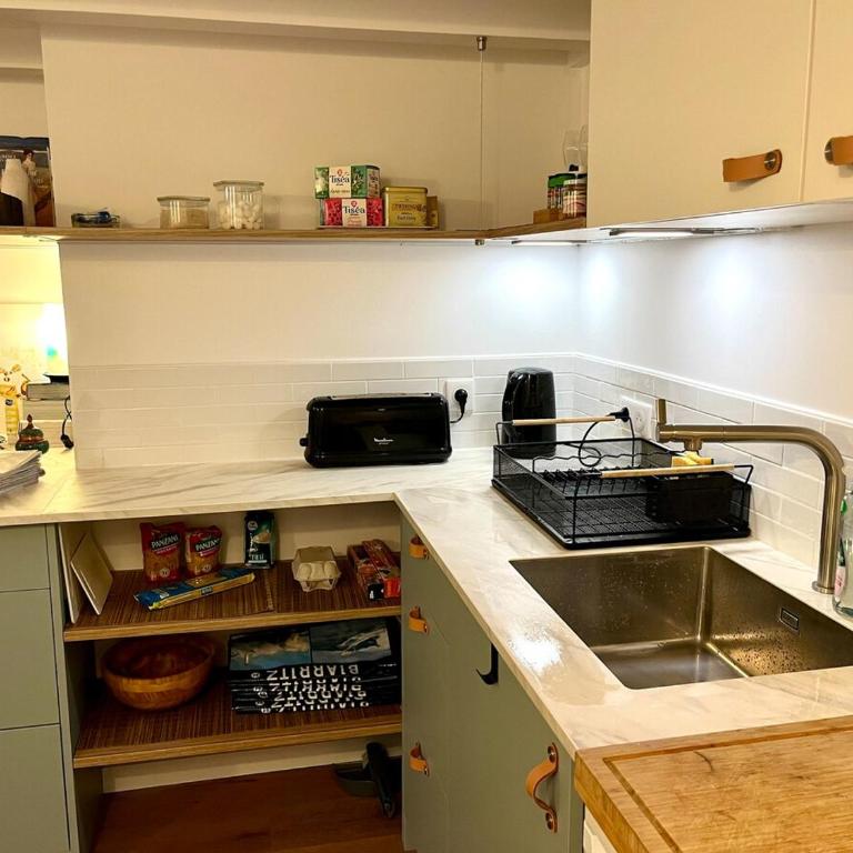 Studio 3 personnes avec terrasse 50 m de la Grande Plage Biarritz Surf - Apartamento de 1 dormitorio - 7