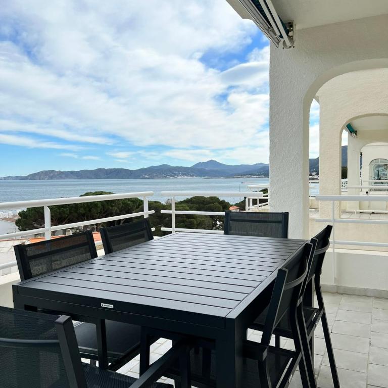 Cap Ras, Llançà, Costa Brava - Apartamento de 2 dormitorios - 1