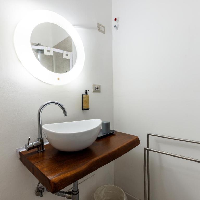 Corso 151 - Double Room with Private External Bathroom - 2