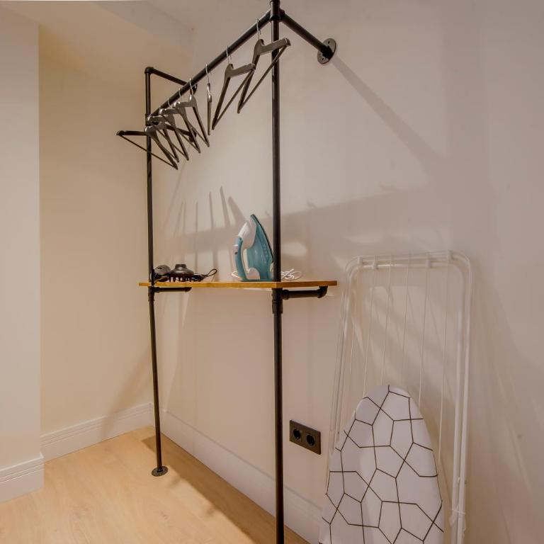Malasaña cálida para 4, ven a San Bernardo 20 E3 - One-Bedroom Apartment - 7