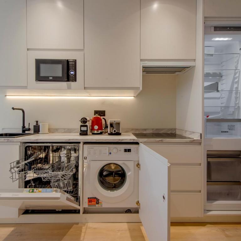 Malasaña cálida para 4, ven a San Bernardo 20 E3 - One-Bedroom Apartment - 4