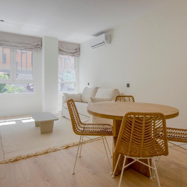 Malasaña cálida para 4, ven a San Bernardo 20 E3 - One-Bedroom Apartment - 19