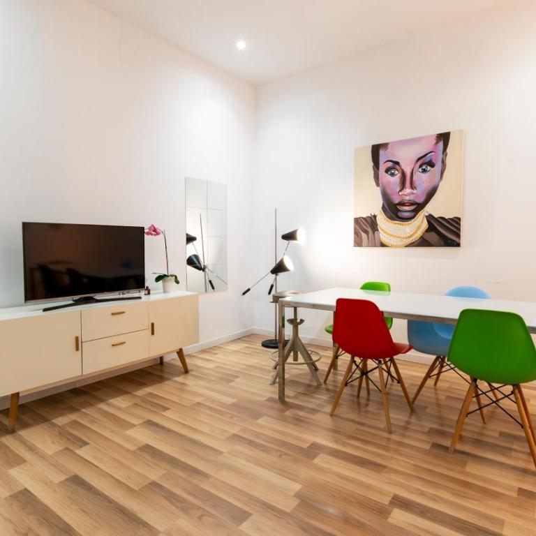 For You Rentals NEW Design Apartment TEMPORAL Puerta del Sol PRE104A - Apartamento con balcón - 3