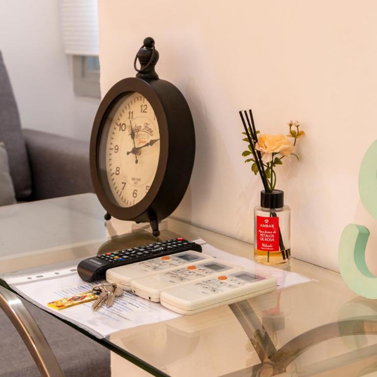 For You Rentals NEW Design Apartment TEMPORAL Puerta del Sol PRE104A - Apartamento con balcón - 5