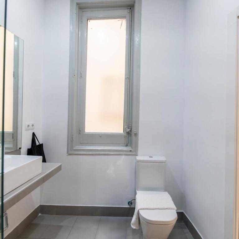 For You Rentals NEW Design Apartment TEMPORAL Puerta del Sol PRE104A - Apartamento con balcón - 13
