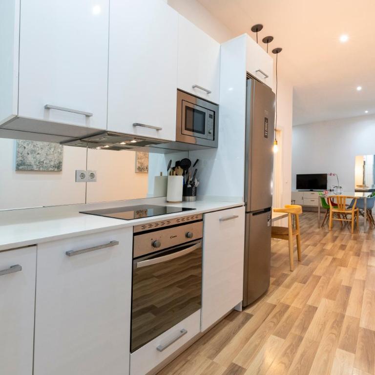 For You Rentals NEW Design Apartment TEMPORAL Puerta del Sol PRE104A - Apartamento con balcón - 22