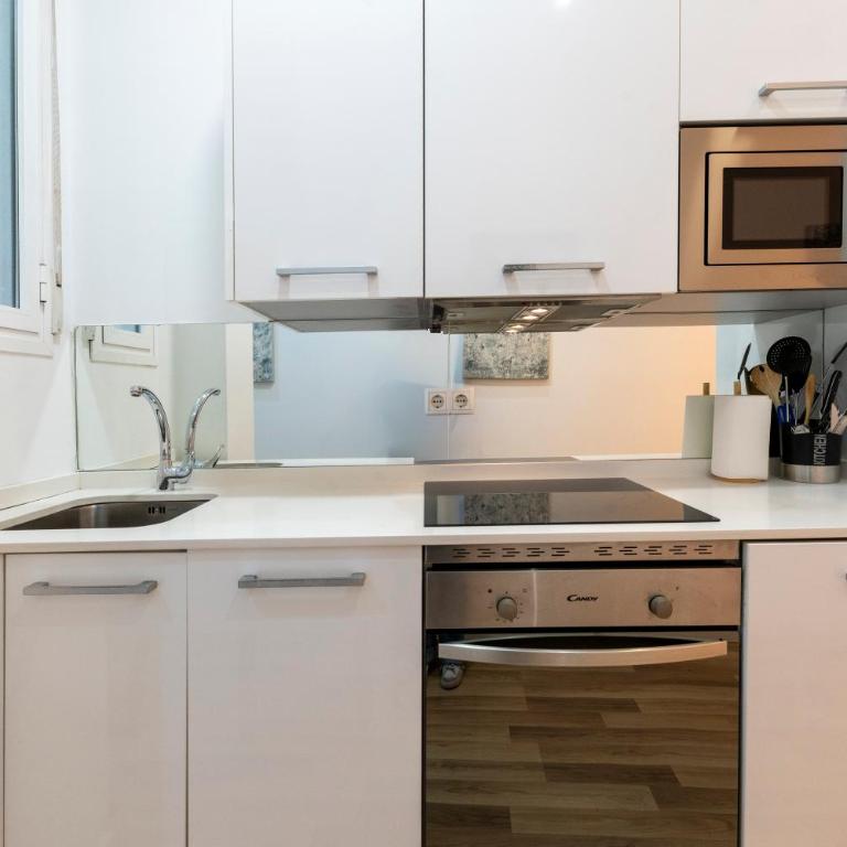 For You Rentals NEW Design Apartment TEMPORAL Puerta del Sol PRE104A - Apartamento con balcón - 31