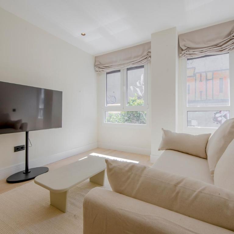 Malasaña cálida para 4, ven a San Bernardo 20 E3 - One-Bedroom Apartment - 23