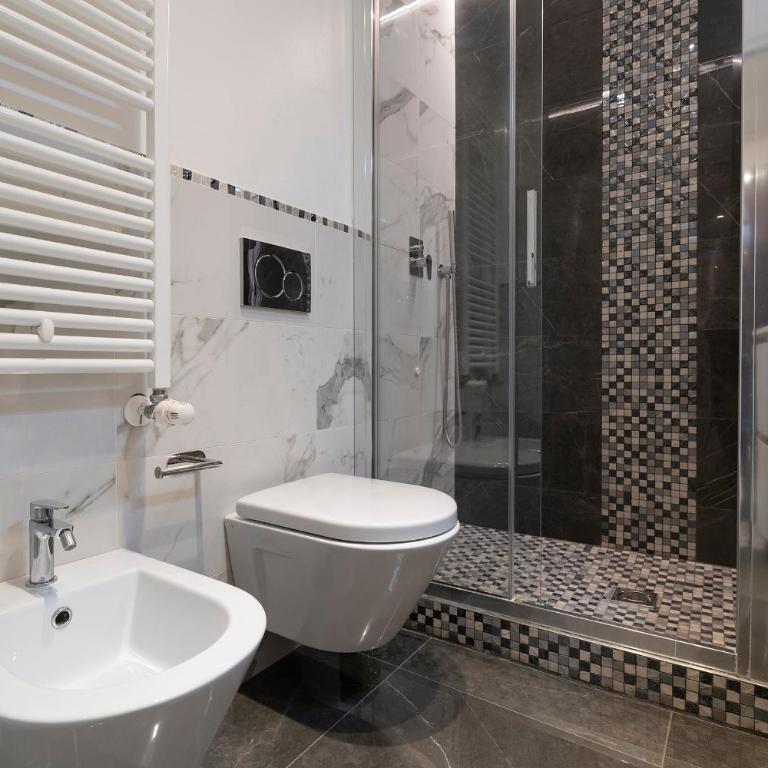 Stupendo Luxury Apartment Canal & Garden View - Three-Bedroom Premium Apartment with Balcony - 89