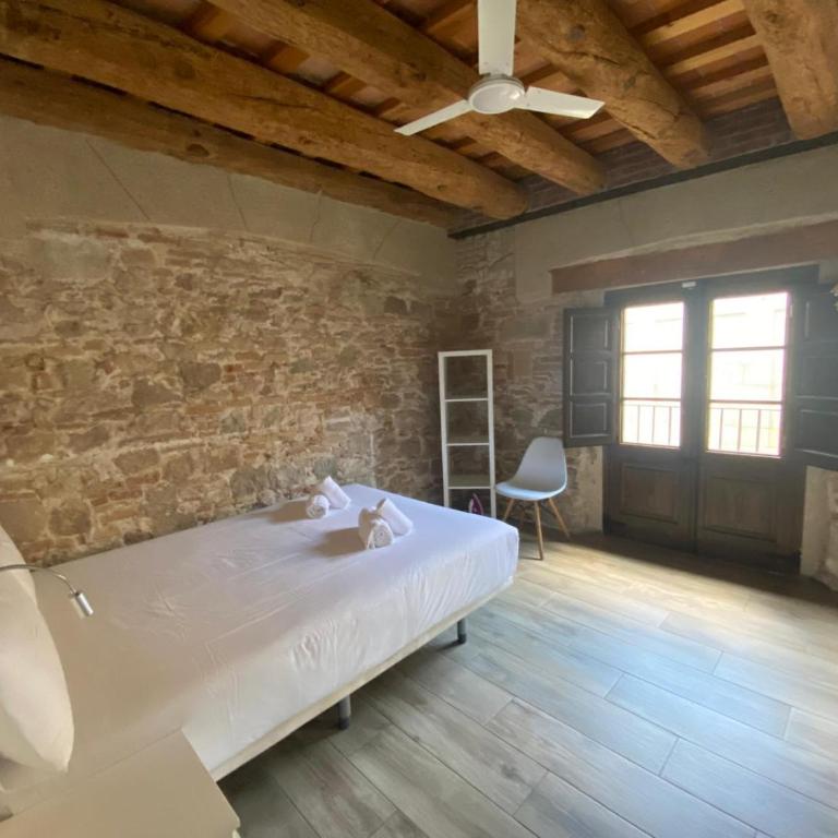 Barcelona Classic Palau Apartments - Three-Bedroom Apartment - 6