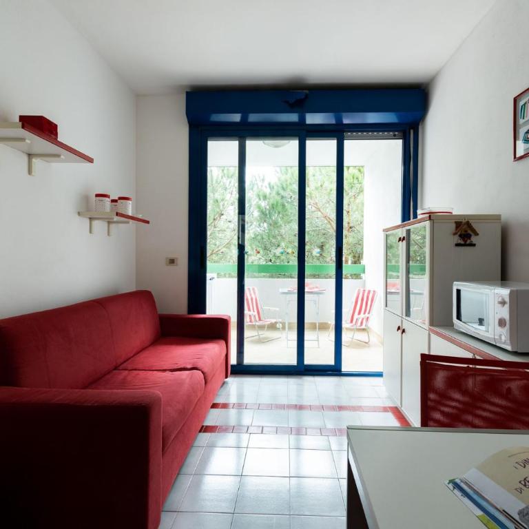 Cozy flat with balcony near the beach in Bibione - Apartment - 1