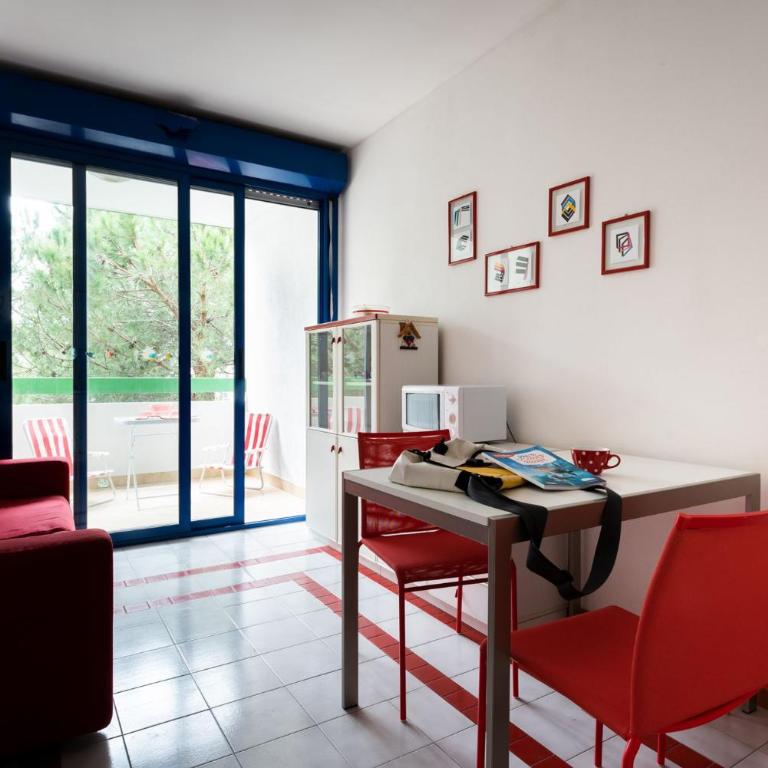 Cozy flat with balcony near the beach in Bibione - Apartment - 5