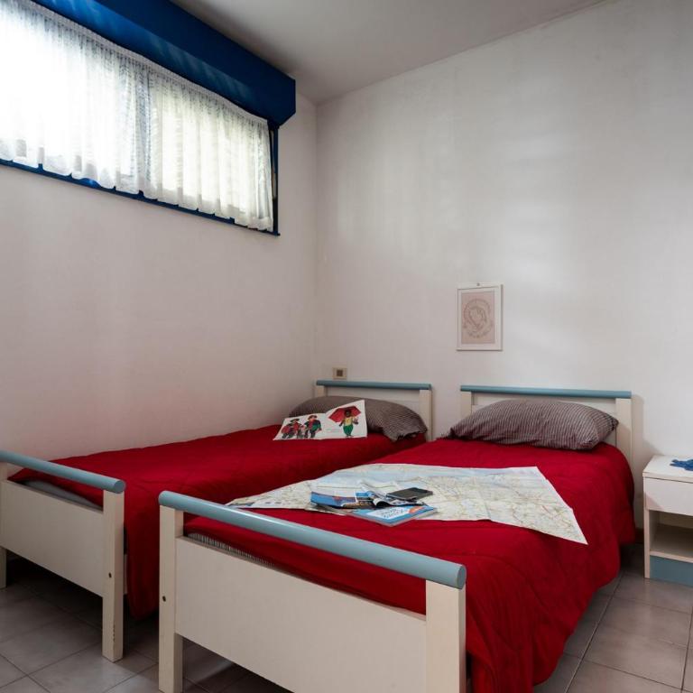 Cozy flat with balcony near the beach in Bibione - Apartment - 8