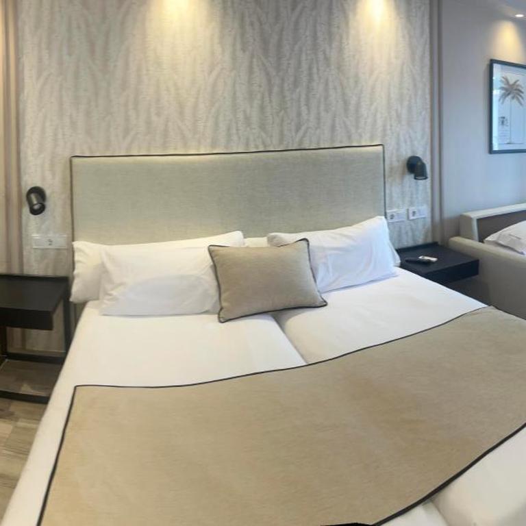 Hotel Zen Airport - Habitación Cuádruple Confort con traslado gratuito al aeropuerto - 2