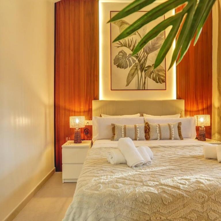 Elegant Coastal Retreat with Private Terrace & Pool Access - Vacation Home - 46