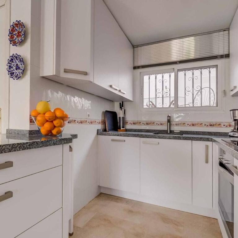 128 - Beautiful Townhouse with Pool, Benalmádena - Apartamento de 2 dormitorios - 20