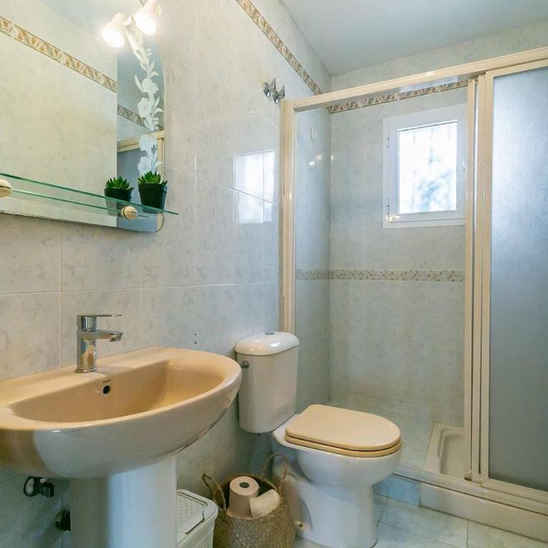 128 - Beautiful Townhouse with Pool, Benalmádena - Apartamento de 2 dormitorios - 22