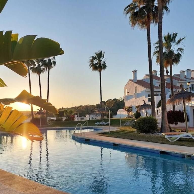 128 - Beautiful Townhouse with Pool, Benalmádena - Apartamento de 2 dormitorios - 54