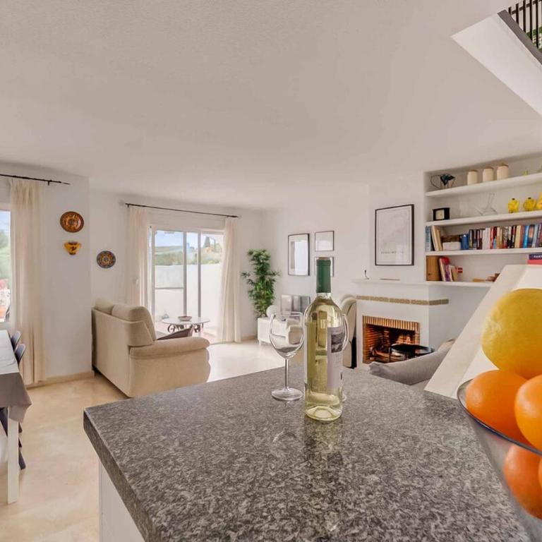 128 - Beautiful Townhouse with Pool, Benalmádena - Apartamento de 2 dormitorios - 74