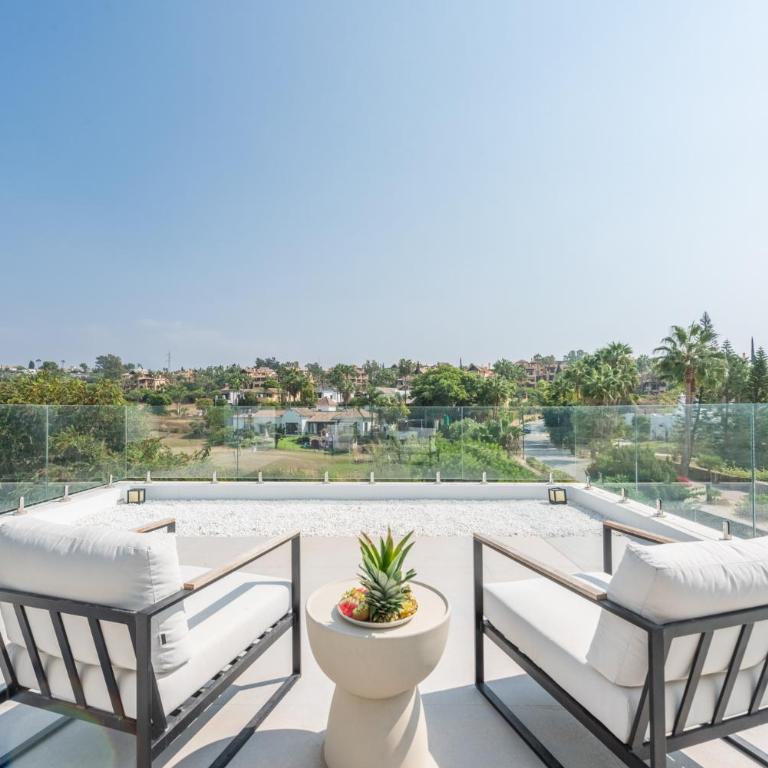 Extravagant 5 BDRM Golfer's Villa with Private Pool - Superior Villa - 4