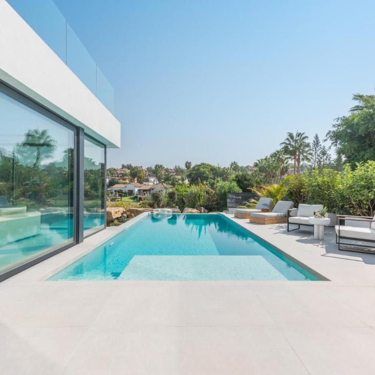 Extravagant 5 BDRM Golfer's Villa with Private Pool - Superior Villa - 7