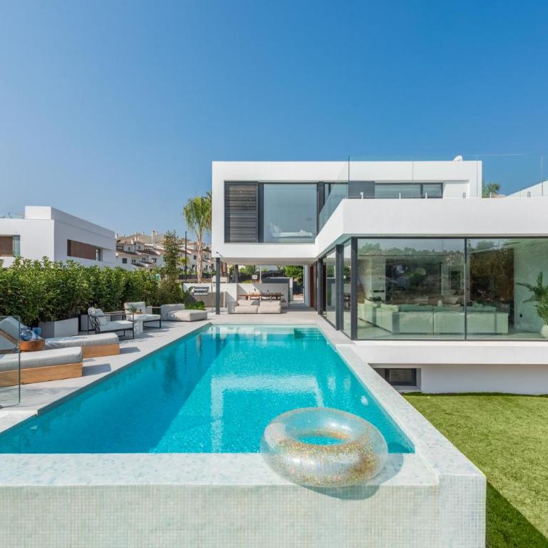 Extravagant 5 BDRM Golfer's Villa with Private Pool - Superior Villa - 6