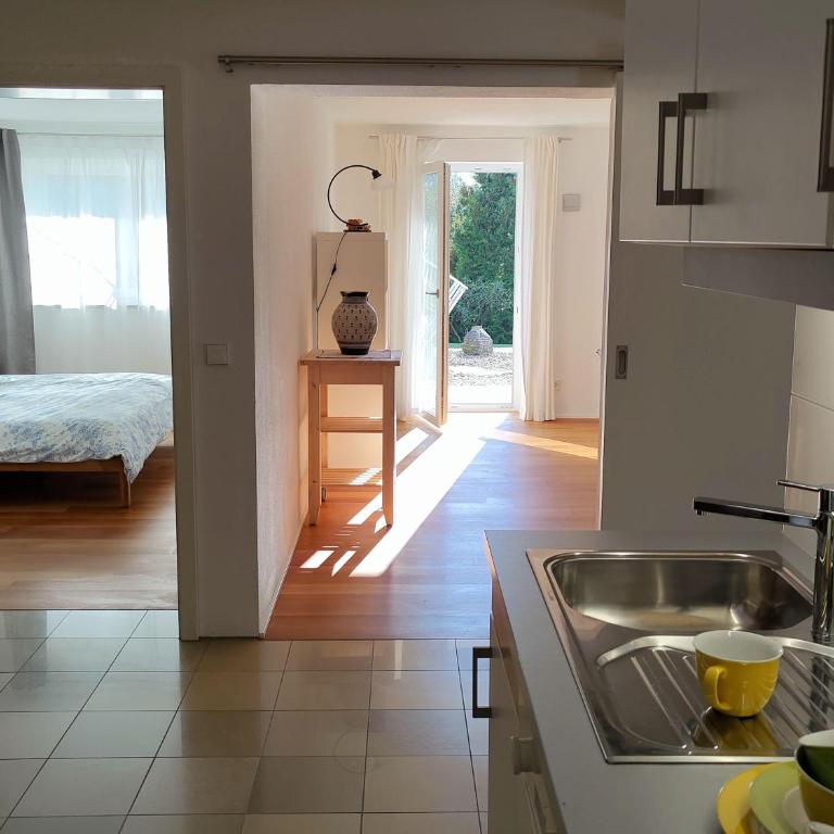 Ferienwohnung Pusteblume - Apartment mit 1 Schlafzimmer und Badezimmer - 2