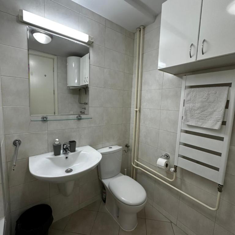 Nevena Belville Apartments - Studio with Balcony - 13