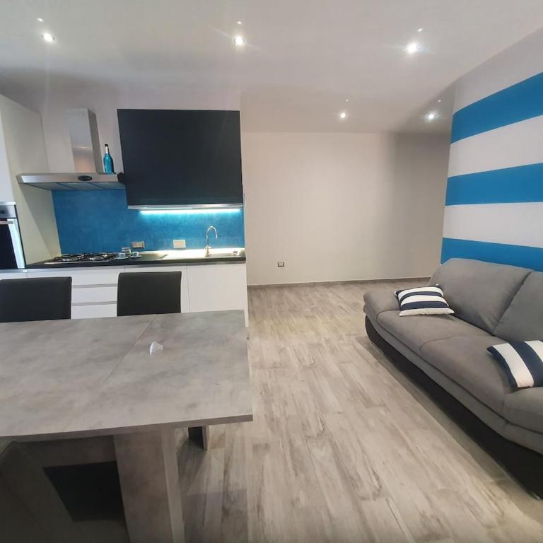Nuova casa Diana - Appartamento con 2 Camere da Letto - 25