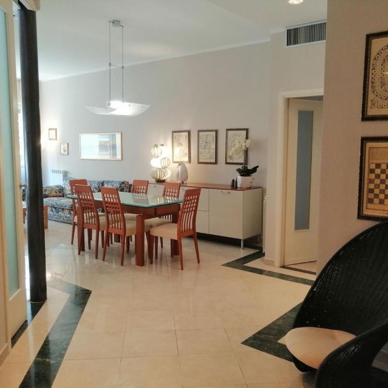 Appartamento tra mare e pineta - 100mt dalla spiaggia - Three-Bedroom Deluxe Apartment - 1
