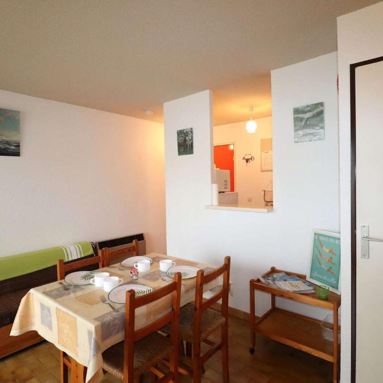 Appartement 2 pièces avec terrasse, parking privé, proche mer et commerces - FR-1-307-57 - Apartment - 24