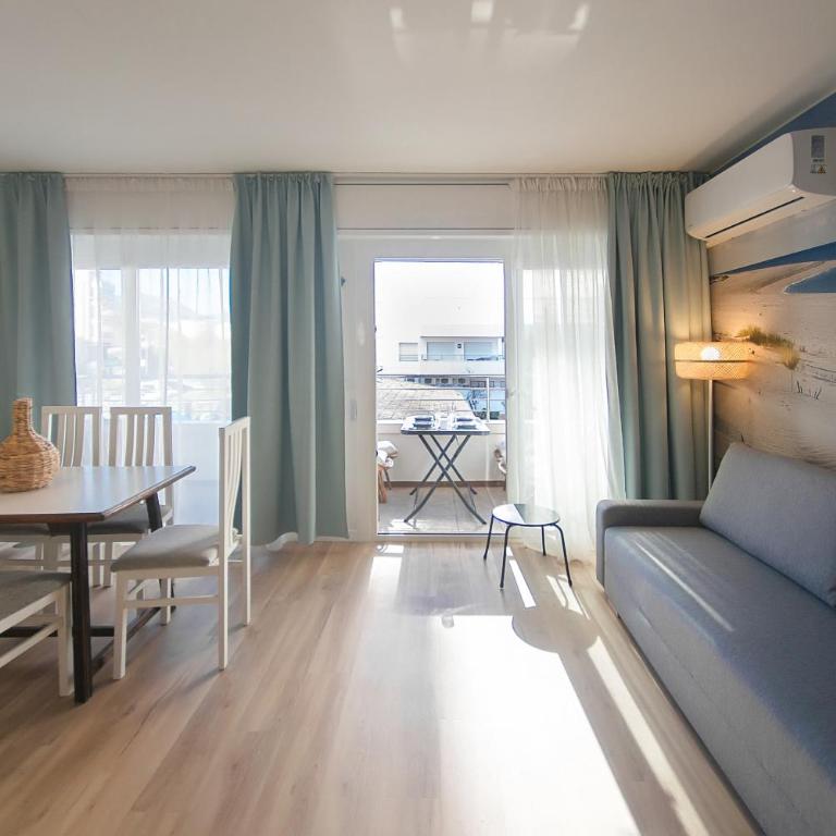 WELCS APARTAMENTO 224 EMP con TERRAZA - Apartment - 24