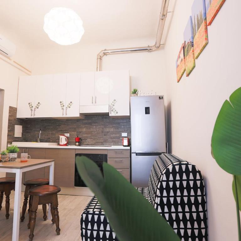Stazione Rivadarno Guest House - Two-Bedroom Apartment - 1