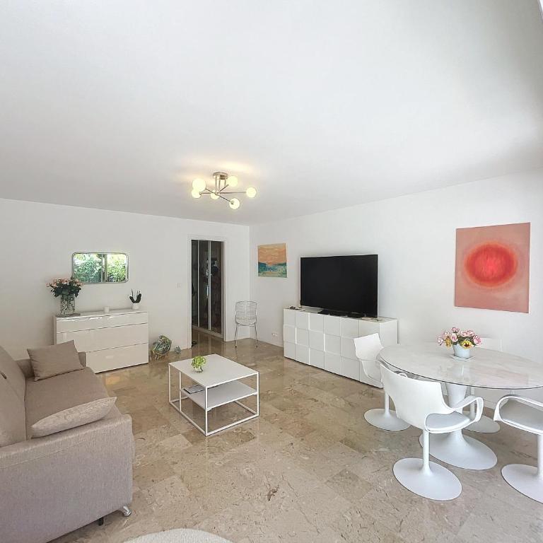 Home Riviera - 1 Bedroom Apartment Garden View Near Beach - Deluxe Apartment mit 1 Schlafzimmer und Gartenblick - 4