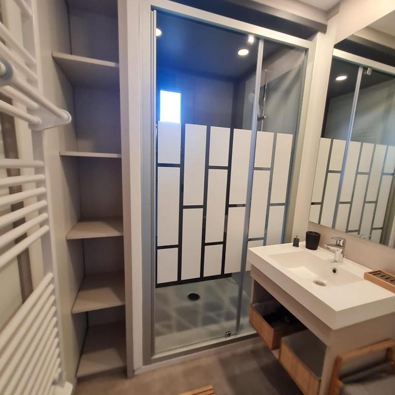 Chalet de Prestige à Agde, Résidence privée avec Spa et Piscines proche plages - Chalet 3 Chambres - 8