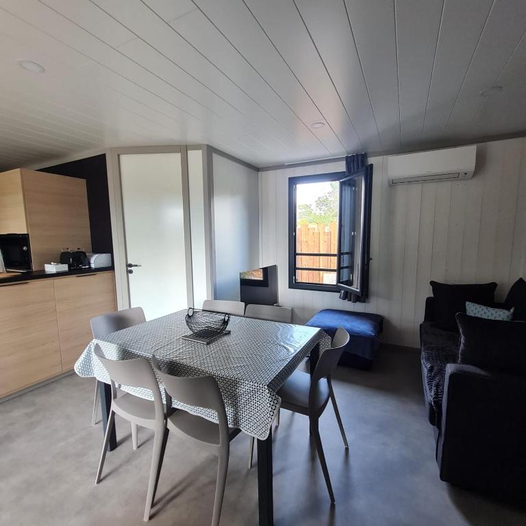 Chalet de Prestige à Agde, Résidence privée avec Spa et Piscines proche plages - Chalet 3 Chambres - 12