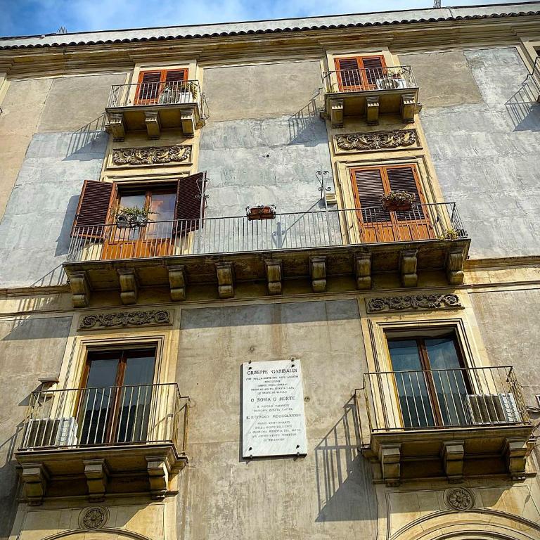 Palace Apartments Central Catania - Appartamento Deluxe con 2 Camere da Letto e Balcone - 26