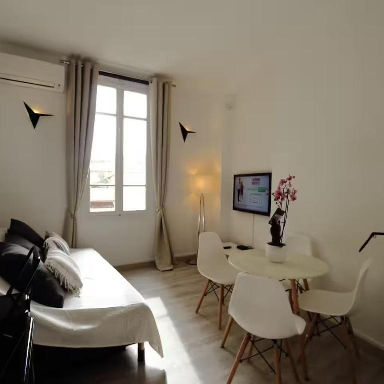 First floor apartment fully renovated - Appartamento con 2 Camere da Letto - 3