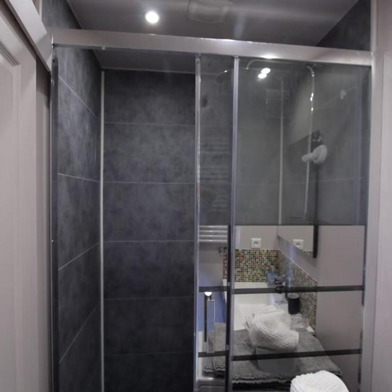First floor apartment fully renovated - Appartamento con 2 Camere da Letto - 17