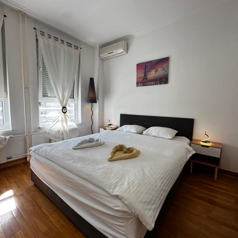 Nevena Belville Apartments - Studio with Balcony - 7
