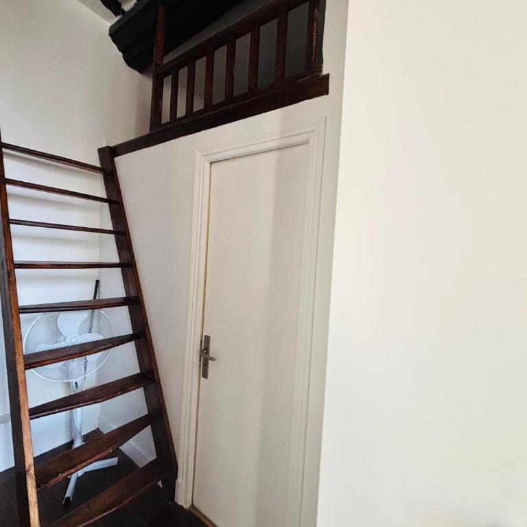 Spacious loft in the Marais - One-Bedroom Apartment - 10