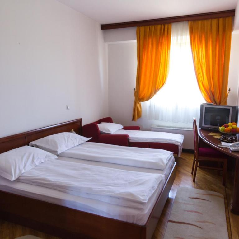Hotel M3 - Trokrevetna Soba - 3